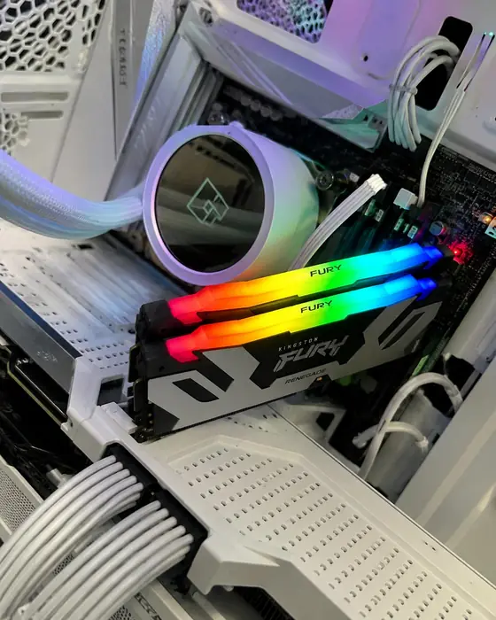 Kingston Renegade RGB DDR5 kit
