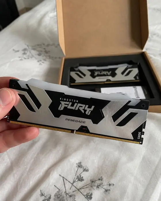 Kingston Renegade RGB DDR5 kit